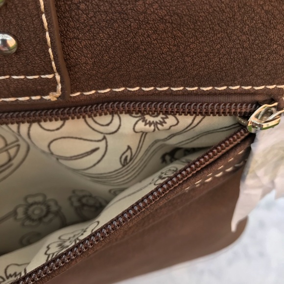 Montana West buckle Floral Crossbody - Picture 4 of 7